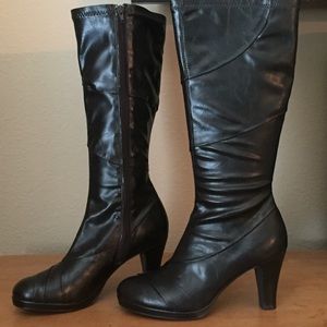 BRAND NEW Mudd Heeled Boots (Dark Brown) - Size 9
